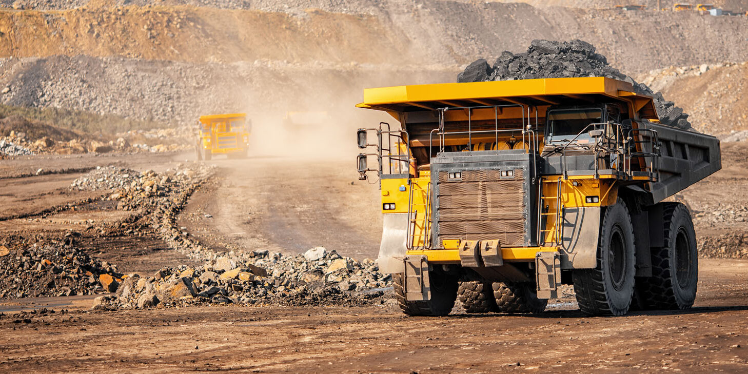 Open Pit Mine Industry, Big Yellow Mining Truck For Coal Anthrac