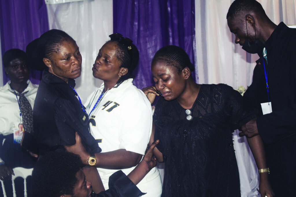 E-NEWS_-84-1024x683 FIC : Le Syndicat en première ligne pour rendre le dernier hommage à “Djo Balards”