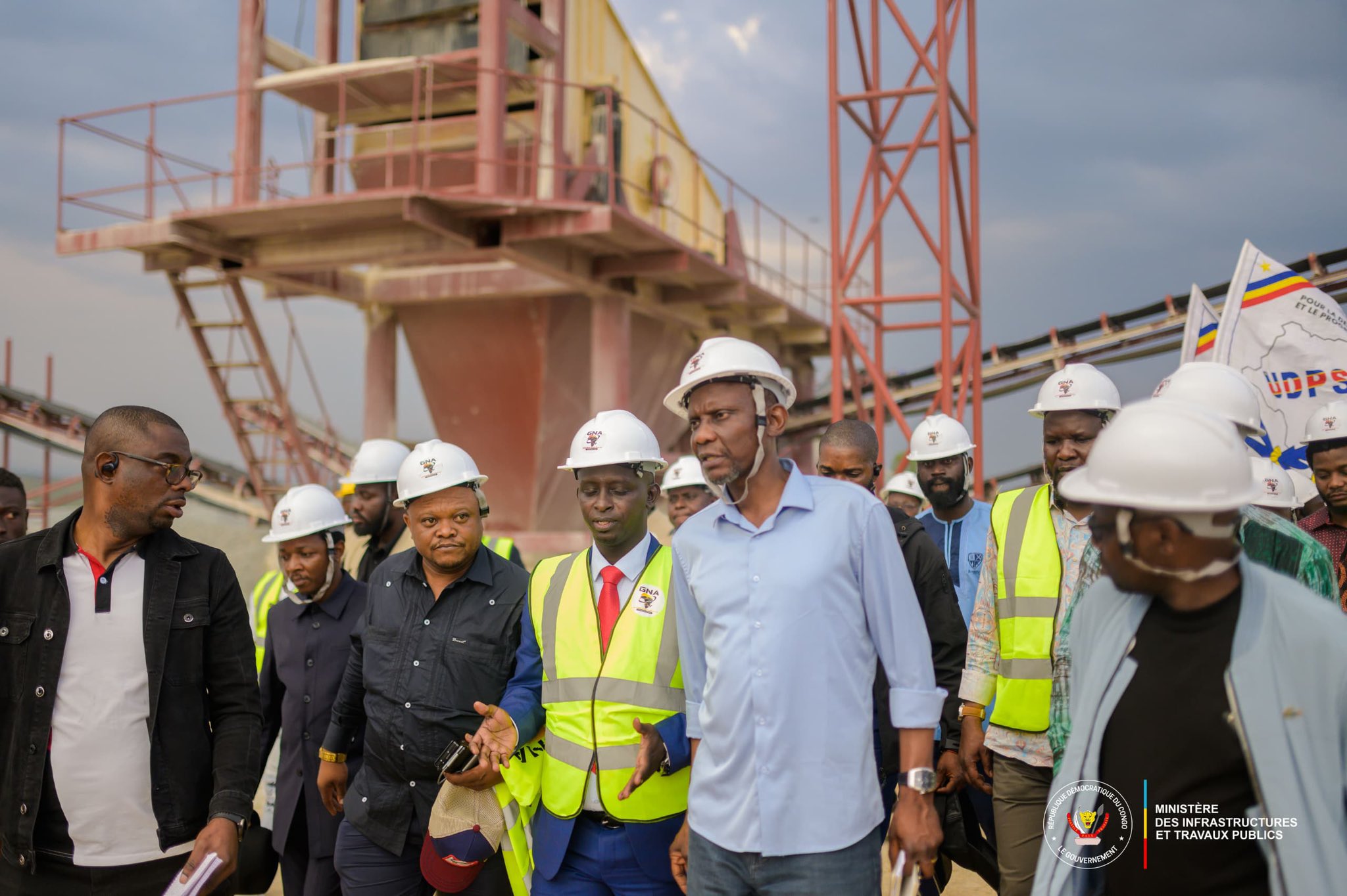 Ituri : John Banza Lunda inspecte les chantiers clés de Bunia, entre aéroport, université et axes routiers