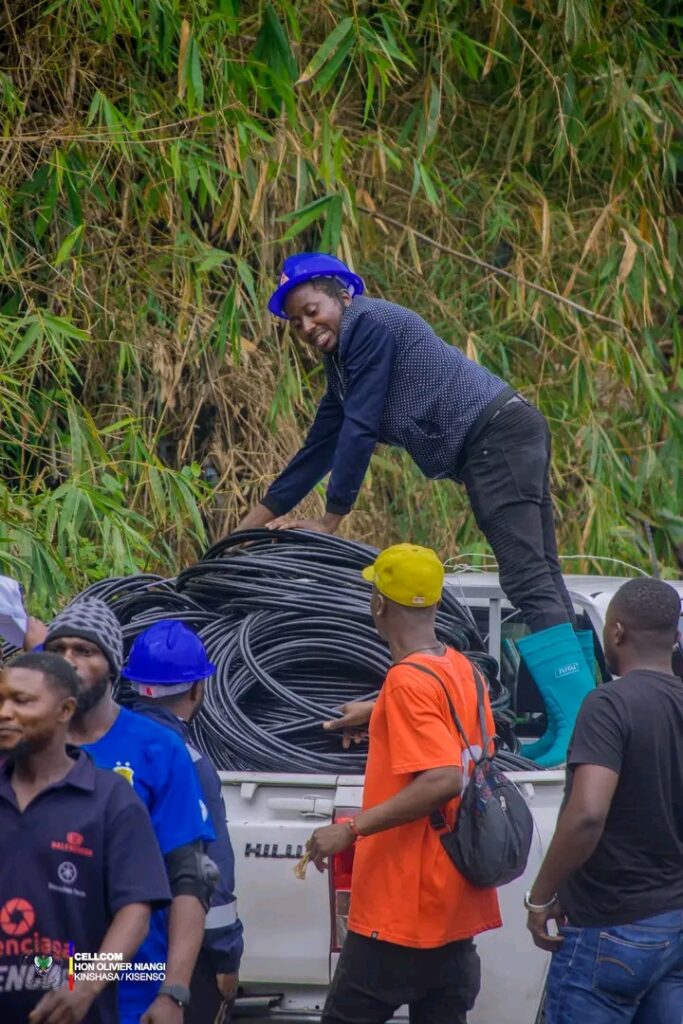 1000690370-683x1024 Dissolution de la CGFM : Muanda retient son souffle.