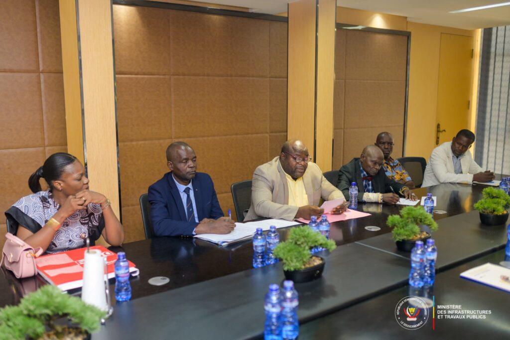 1000747849-1024x682 Infrastructures et Travaux publics : le ministre John Banza Lunda face aux attentes sociales du secteur