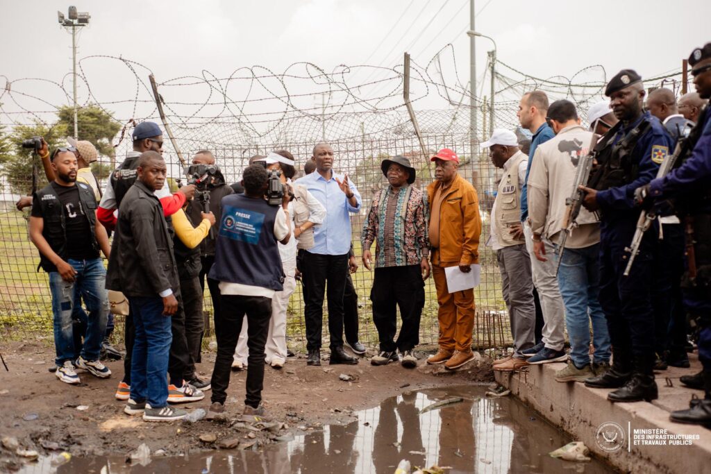 G-Tz2KZXwAAD95v-1024x683 Route Kulumba : le Gouvernement en opération de déblocage à Masina (Petro Congo)
