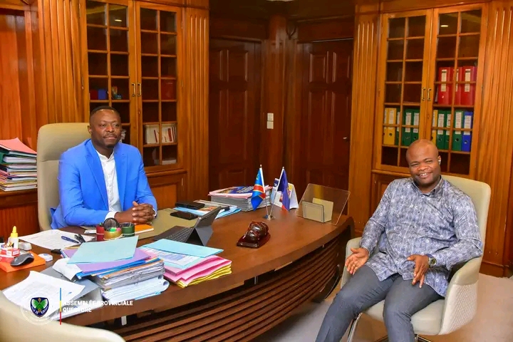 Mont-Ngafula : l’électrification au cœur des priorités de l’élu Socrates Mubengaie