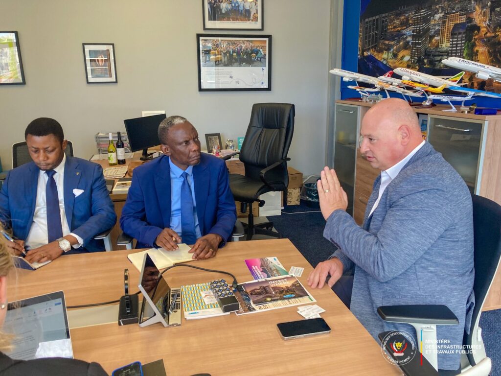 HCADPcGW8AAVC_d-1024x768 Cape Town : John Banza Lunda s’inspire de modèle Sud-Africain pour moderniser la RDC