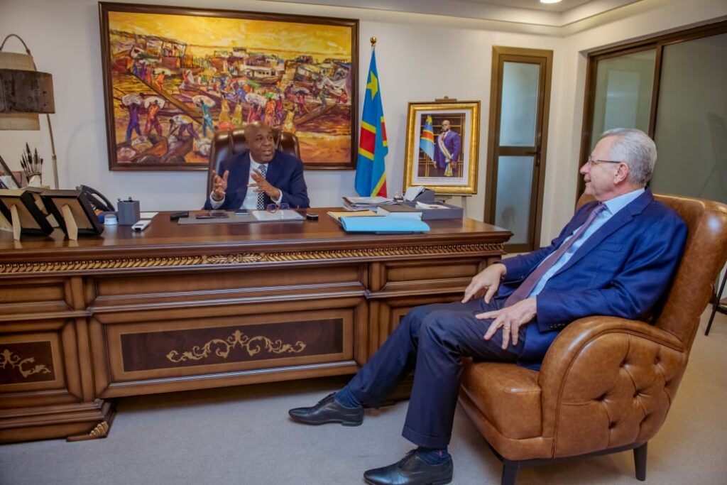 HCEMrjtXMAAEN4P-1024x683 Électricité à Kisangani : Jean Bamanisa Saidi en première ligne pour débloquer le chantier énergétique