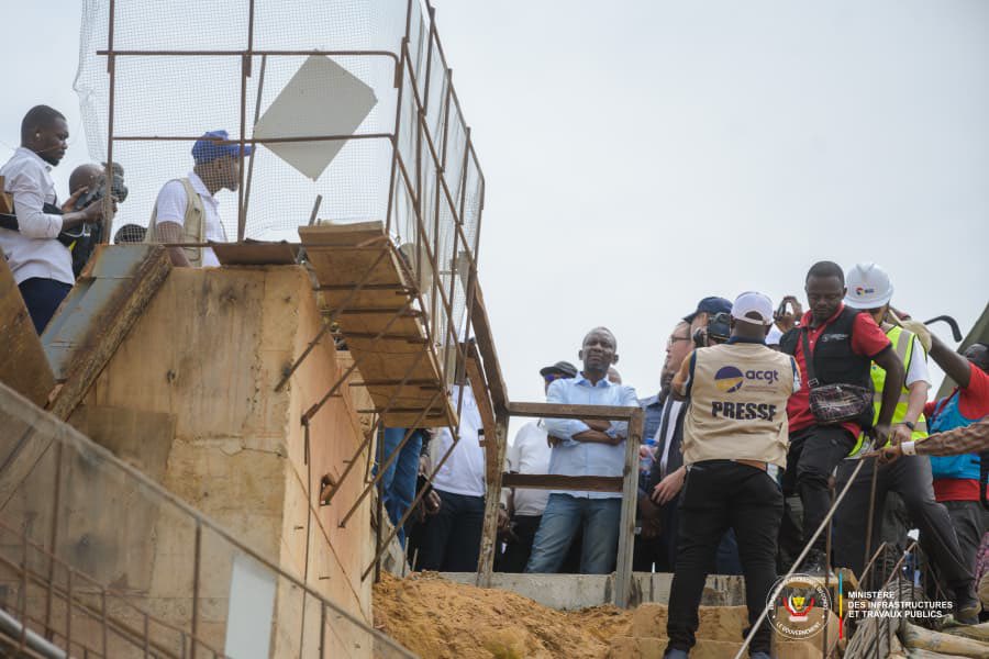 HClIjw-WAAAeTsj Kikwit : en mission d’inspection, John Banza Lunda face à l’urgence des infrastructures