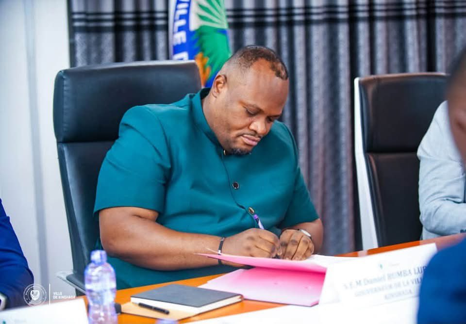 HSW0D9XWsAAE8l0-1 Éclairage public : La SNEL et le Gouvernorat de Kinshasa veulent remettre la lumière au cœur de la capitale